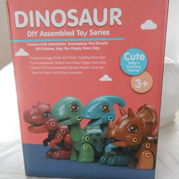 Dinosaur DIY Assembled Toy Series-4 Mini Dinosaurs-T Rex Triceratops Ages 3+ NEW - Picture 1 of 4